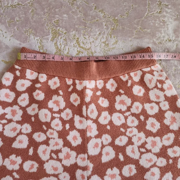 UGG | Womens Shaina Shorts - Picture 6 of 14